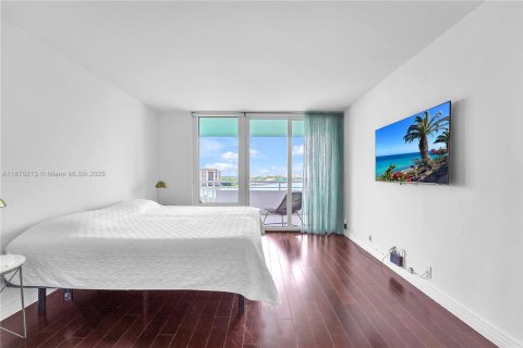 Condo in Miami Beach, Florida, 2 bedrooms  № 1927288 - photo 30