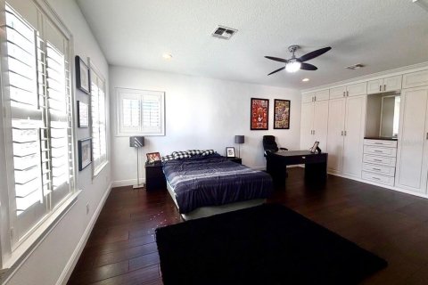 House in Orlando, Florida 6 bedrooms, 435.43 sq.m. № 2391403 - photo 23