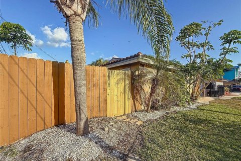 House in Dunedin, Florida 2 bedrooms, 58.81 sq.m. № 1680724 - photo 24