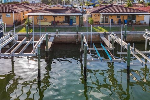 House in Dunedin, Florida 2 bedrooms, 58.81 sq.m. № 1680724 - photo 3