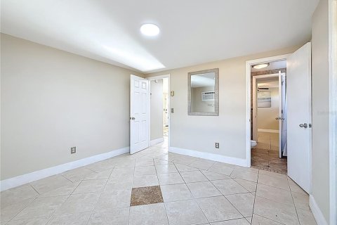 House in Dunedin, Florida 2 bedrooms, 58.81 sq.m. № 1680724 - photo 13