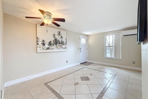 House in Dunedin, Florida 2 bedrooms, 58.81 sq.m. № 1680724 - photo 7