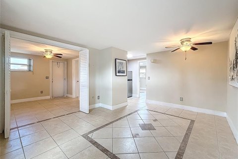 House in Dunedin, Florida 2 bedrooms, 58.81 sq.m. № 1680724 - photo 5