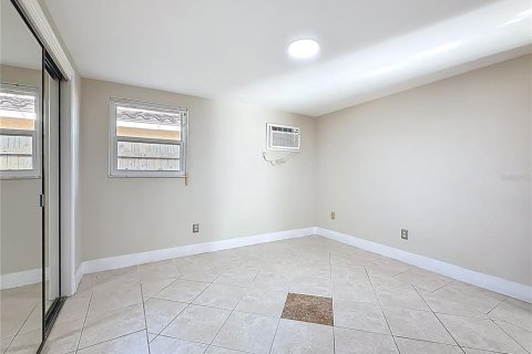 House in Dunedin, Florida 2 bedrooms, 58.81 sq.m. № 1680724 - photo 12