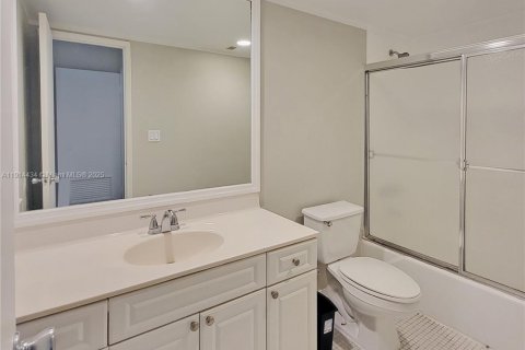 Condominio en alquiler en Sunny Isles Beach, Florida, 1 dormitorio, 93.37 m2 № 2015855 - foto 6