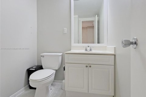 Condominio en alquiler en Sunny Isles Beach, Florida, 1 dormitorio, 93.37 m2 № 2015855 - foto 7