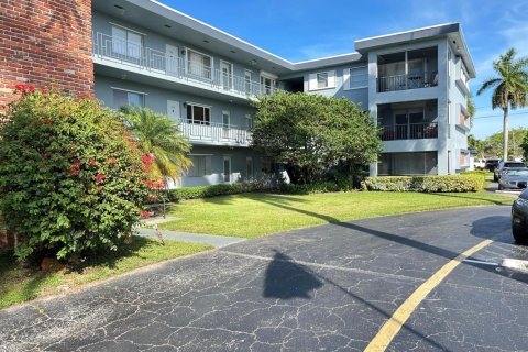 Condo in Hollywood, Florida, 2 bedrooms  № 2182814 - photo 17
