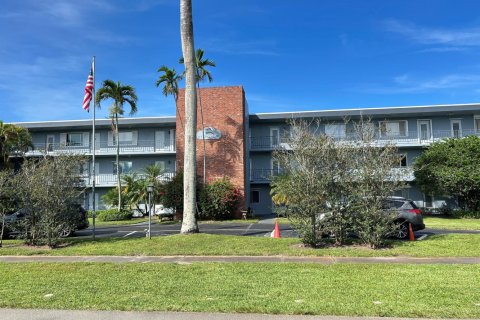 Condo in Hollywood, Florida, 2 bedrooms  № 2182814 - photo 10