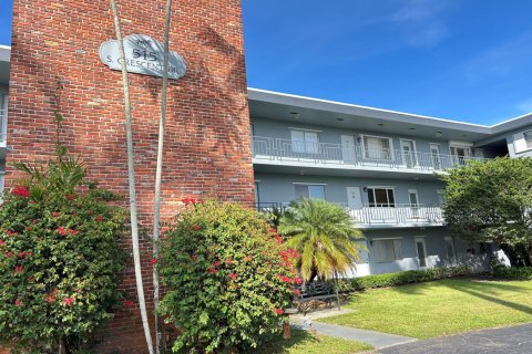 Condo in Hollywood, Florida, 2 bedrooms  № 2182814 - photo 16
