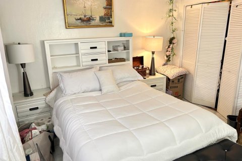 Condo in Hollywood, Florida, 2 bedrooms  № 2182814 - photo 6