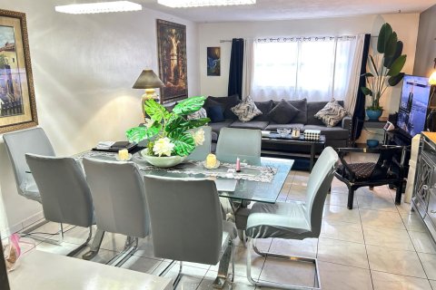 Condo in Hollywood, Florida, 2 bedrooms  № 2182814 - photo 4