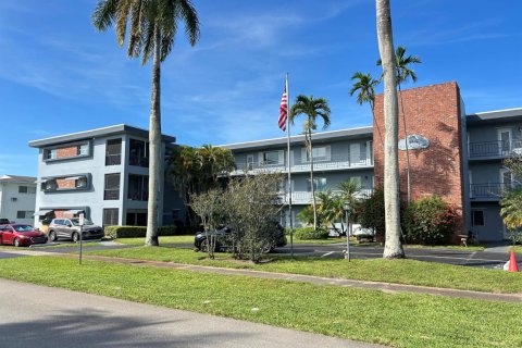 Condo in Hollywood, Florida, 2 bedrooms  № 2182814 - photo 11