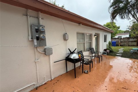 Купить коммерческую недвижимость в Холливуд, Флорида 156.82м2, № 1956451 - фото 3