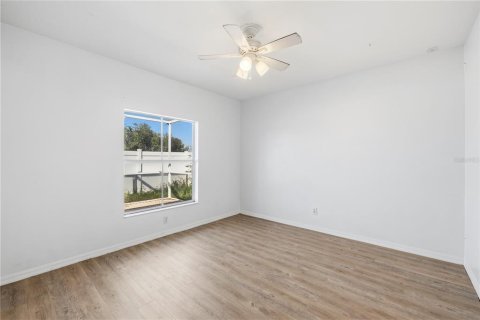 Villa ou maison à vendre à Tarpon Springs, Floride: 4 chambres, 180.32 m2 № 2427580 - photo 24