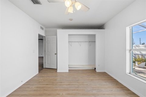 Villa ou maison à vendre à Tarpon Springs, Floride: 4 chambres, 180.32 m2 № 2427580 - photo 25
