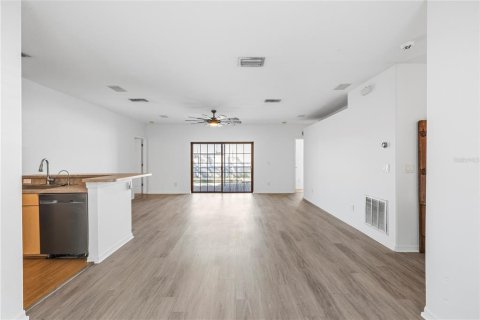 Villa ou maison à vendre à Tarpon Springs, Floride: 4 chambres, 180.32 m2 № 2427580 - photo 8