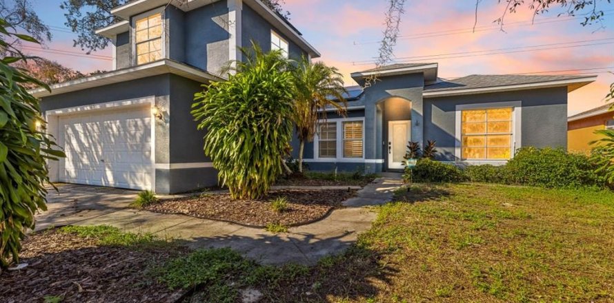 Villa ou maison à Tarpon Springs, Floride 4 chambres, 180.32 m2 № 2427580