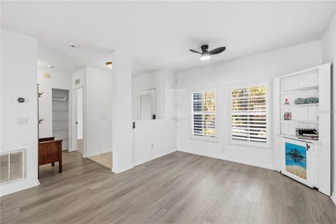 Villa ou maison à vendre à Tarpon Springs, Floride: 4 chambres, 180.32 m2 № 2427580 - photo 20