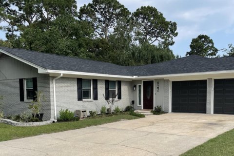 House in Fort Walton Beach, Florida 4 bedrooms, 181.72 sq.m. № 590444 - photo 1