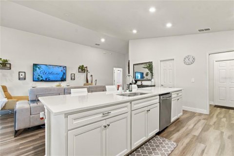 Casa en venta en Zephyrhills, Florida, 3 dormitorios, 186.18 m2 № 2386651 - foto 14