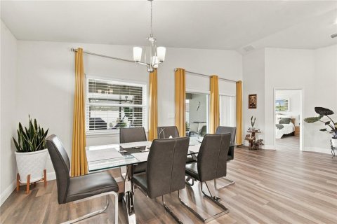 Casa en venta en Zephyrhills, Florida, 3 dormitorios, 186.18 m2 № 2386651 - foto 25