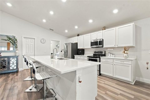 Casa en venta en Zephyrhills, Florida, 3 dormitorios, 186.18 m2 № 2386651 - foto 12