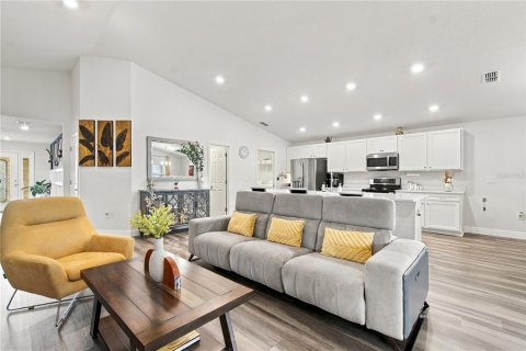 Casa en venta en Zephyrhills, Florida, 3 dormitorios, 186.18 m2 № 2386651 - foto 19