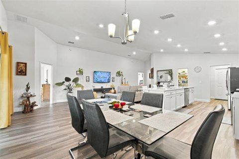 Casa en venta en Zephyrhills, Florida, 3 dormitorios, 186.18 m2 № 2386651 - foto 27