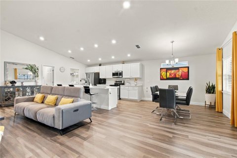 Casa en venta en Zephyrhills, Florida, 3 dormitorios, 186.18 m2 № 2386651 - foto 23