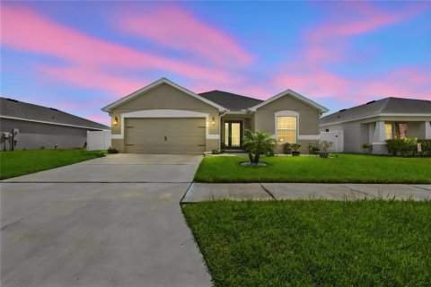 Casa en venta en Zephyrhills, Florida, 3 dormitorios, 186.18 m2 № 2386651 - foto 4