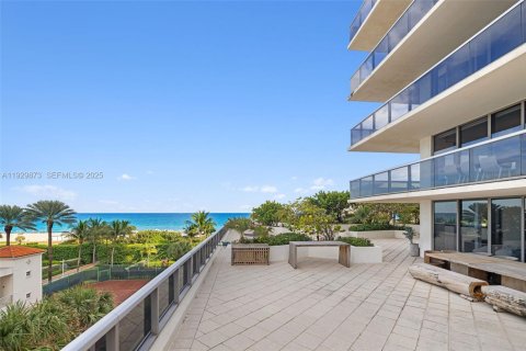 Condo in Miami Beach, Florida, 2 bedrooms  № 1991242 - photo 8