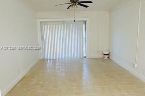 Copropriété à louer à Plantation, Floride: 1 chambre, 68.19 m2 № 2432551 - photo 5