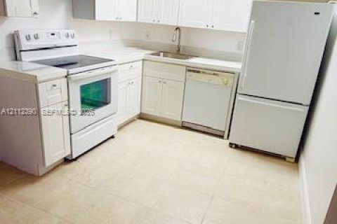 Copropriété à louer à Plantation, Floride: 1 chambre, 68.19 m2 № 2432551 - photo 2