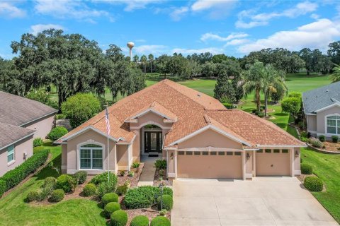 Casa en The Villages, Florida 4 dormitorios, 236.44 m2 № 2345444