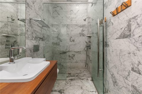 Снять в аренду кондоминиум в Майами, Флорида 2 спальни, 101.45м2, № 2145840 - фото 13