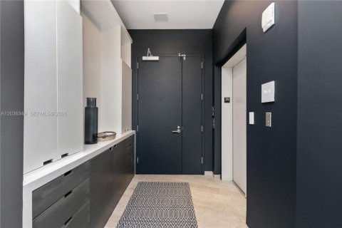 Снять в аренду кондоминиум в Майами, Флорида 2 спальни, 101.45м2, № 2145840 - фото 22
