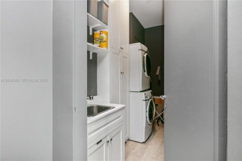 Снять в аренду кондоминиум в Майами, Флорида 2 спальни, 101.45м2, № 2145840 - фото 24