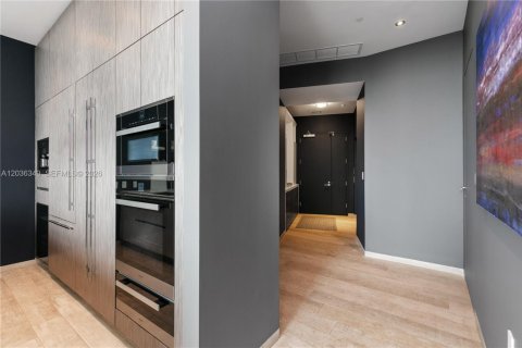 Снять в аренду кондоминиум в Майами, Флорида 2 спальни, 101.45м2, № 2145840 - фото 21