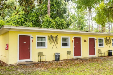 Commercial property in Satsuma, Florida 669.08 sq.m. № 1829949 - photo 13
