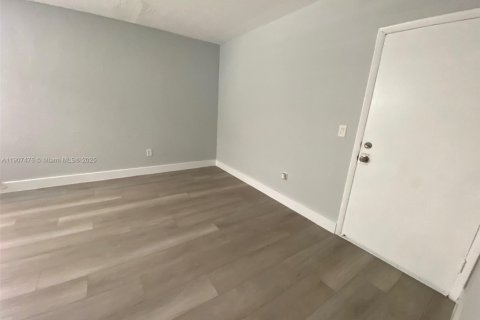 Appartement à louer à Miami Beach, Floride: 39.02 m2 № 1963901 - photo 14