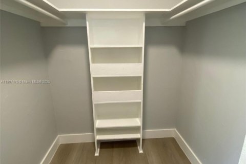 Appartement à louer à Miami Beach, Floride: 39.02 m2 № 1963901 - photo 12