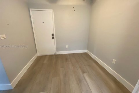 Appartement à louer à Miami Beach, Floride: 39.02 m2 № 1963901 - photo 10