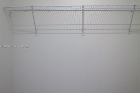 Condo in Miami, Florida, 1 bedroom  № 1971972 - photo 4