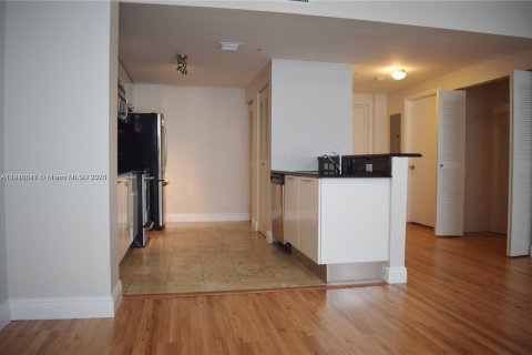 Condo in Miami, Florida, 1 bedroom  № 1971972 - photo 13