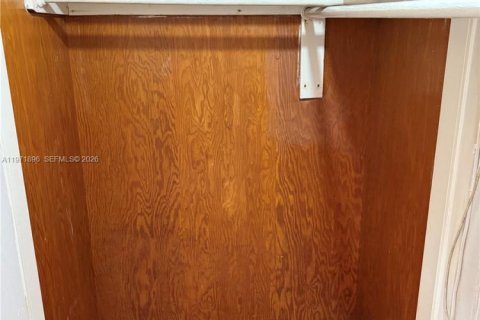 Villa ou maison à louer à Miami, Floride: 1 chambre, 60.39 m2 № 2032597 - photo 4