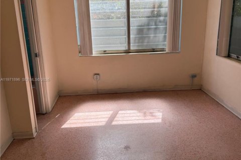 Villa ou maison à louer à Miami, Floride: 1 chambre, 60.39 m2 № 2032597 - photo 5