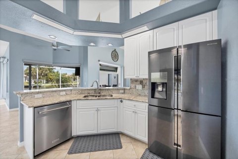 House in Port Charlotte, Florida 3 bedrooms, 230.68 sq.m. № 1868932 - photo 22