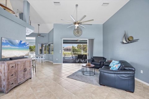 House in Port Charlotte, Florida 3 bedrooms, 230.68 sq.m. № 1868932 - photo 7