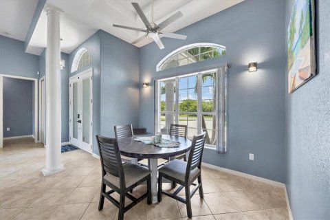 House in Port Charlotte, Florida 3 bedrooms, 230.68 sq.m. № 1868932 - photo 16