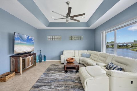 House in Port Charlotte, Florida 3 bedrooms, 230.68 sq.m. № 1868932 - photo 28